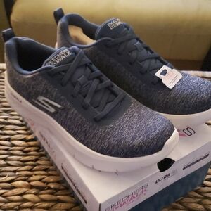 Skechers Go Walk